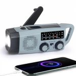 Beste noodradio opwindbaar Zwengelradio, 2000mAh Zonne-Radio Oplaadbare Powerbank USB AM/FM-radio met SOS-alarm, 3-weg Opladen Nood Radio's met Zaklamp, Indoor Outdoor Camping Kleine Zakradio