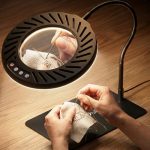 ARTDOT 10x vergrootglas met licht en standaard, 144 leds bureaulamp met 5 kleurtemperaturen en 9 niveaus instelbare helderheid voor diamantkunst, accessoires, hobby's, knutselen, lezen, sluitwerk